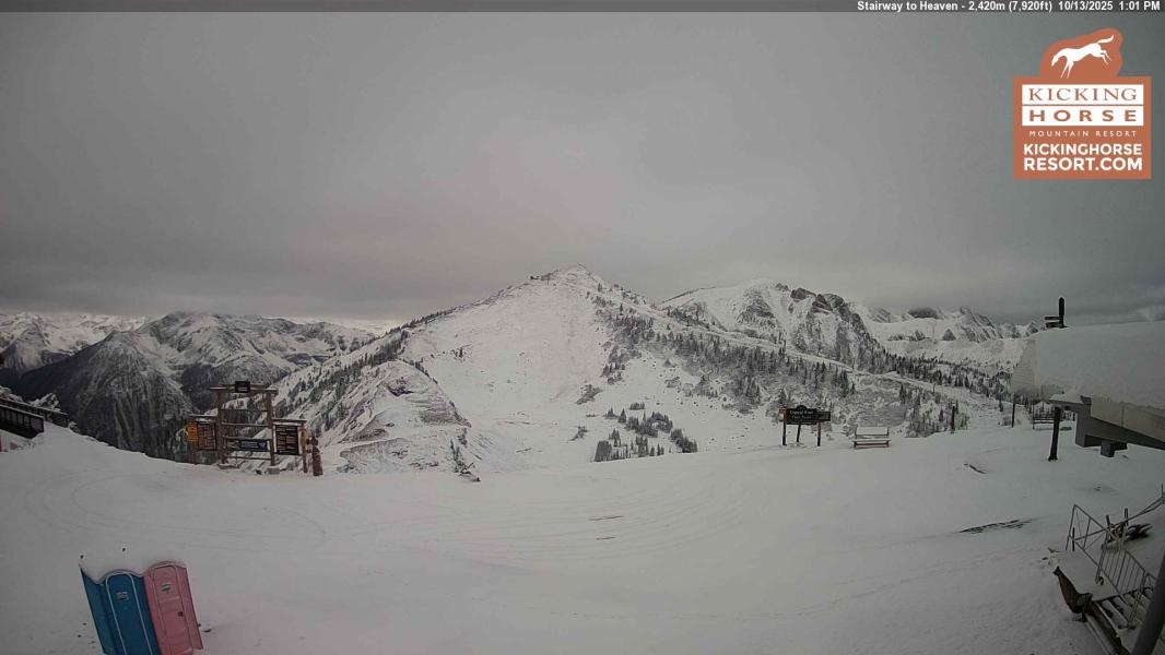 https://livepow.com/img/resort/kickinghorse-Stairway-12.jpg?=2025Oct13